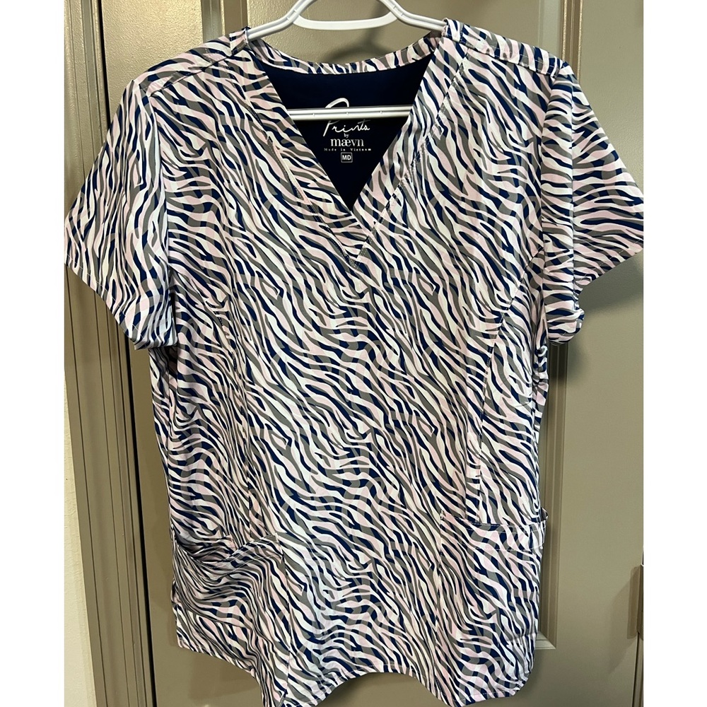 COPY - Maevn prints Scrub top